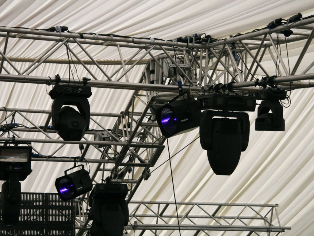 rigging gabled truss