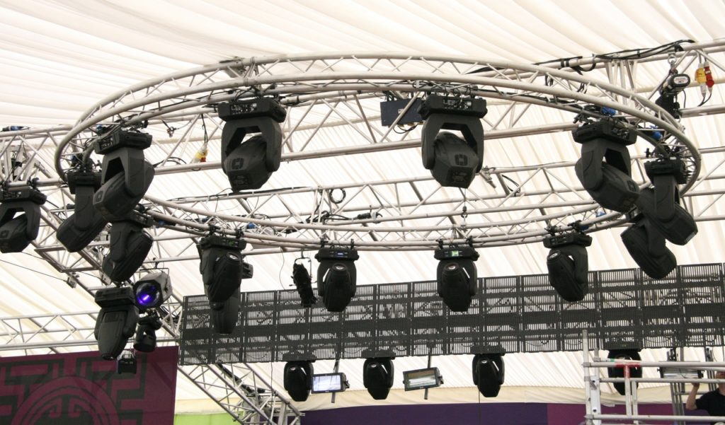 Circle rigging truss