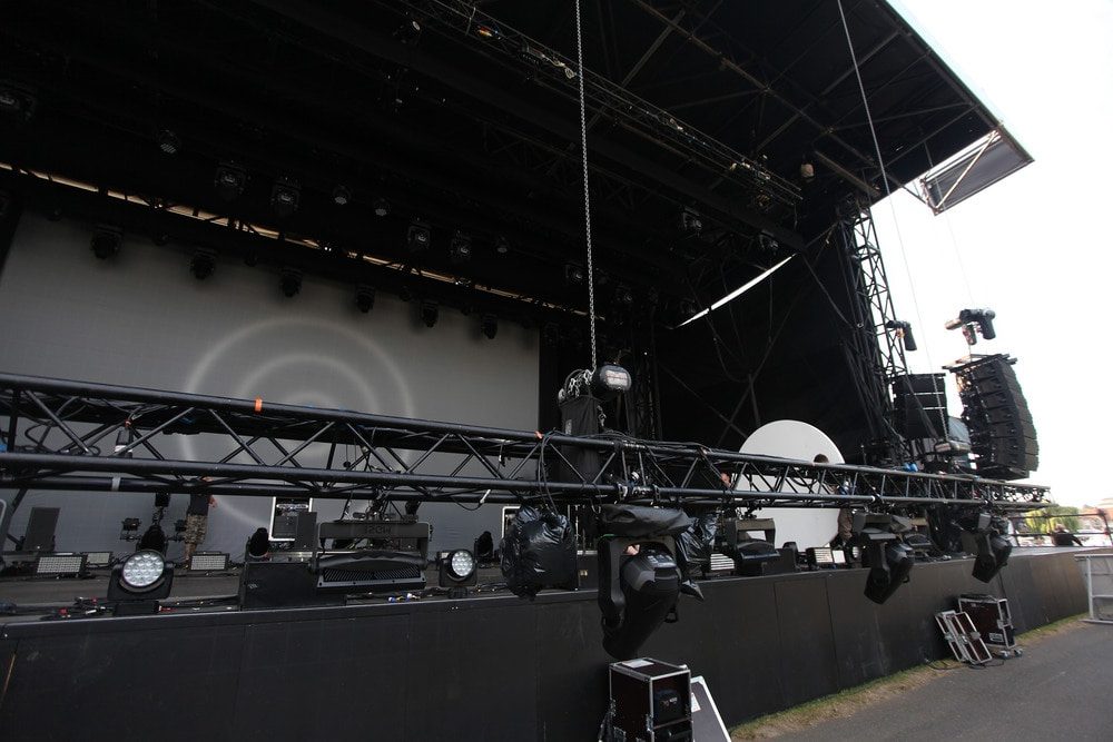 Blackout supply drapes and rigging to Henley Festival